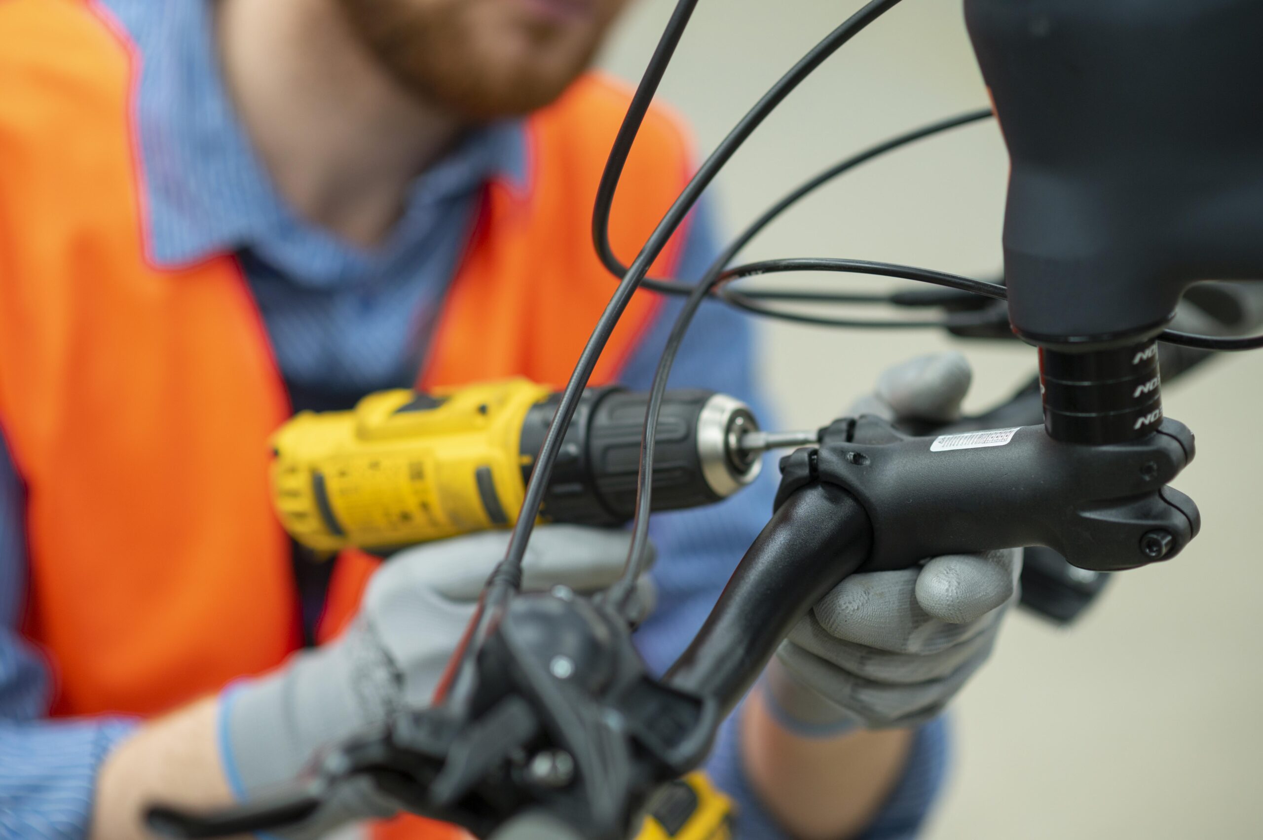 The NEBOSH HSE Certificate in Process Safety Management is designed specifically for those with safety responsibilities in the process industry, such as oil and gas, chemicals, plastics and pharmaceuticals. The course has been developed through a collaboration between NEBOSH and the Health and Safety Executive (HSE)– the UK’s Health & Safety Regulator.